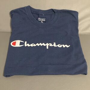 Like New-Champion men’s XL navy blue
Very clean!